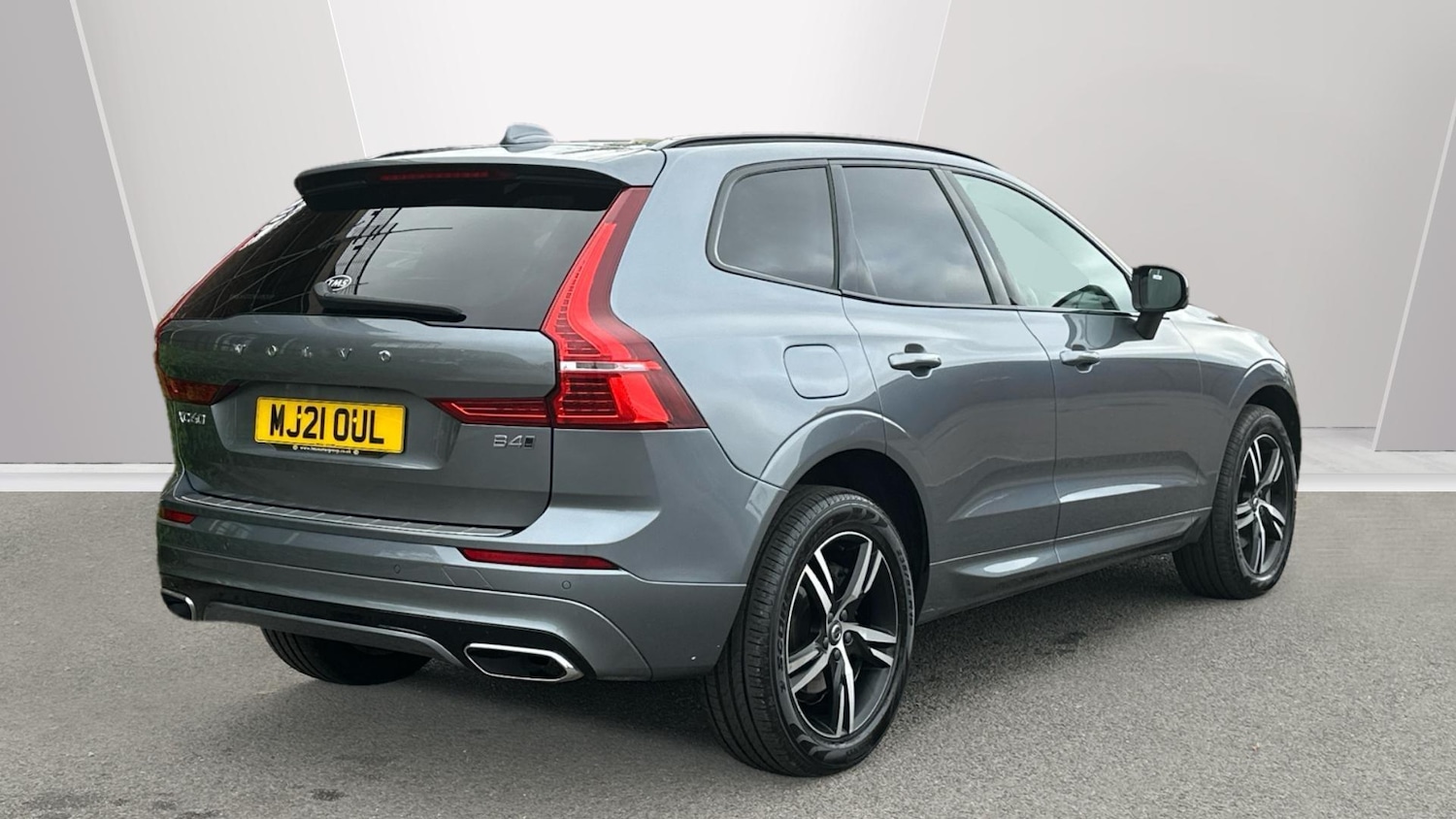 Used Volvo XC60 2021 for sale - 76306365: Photo 2