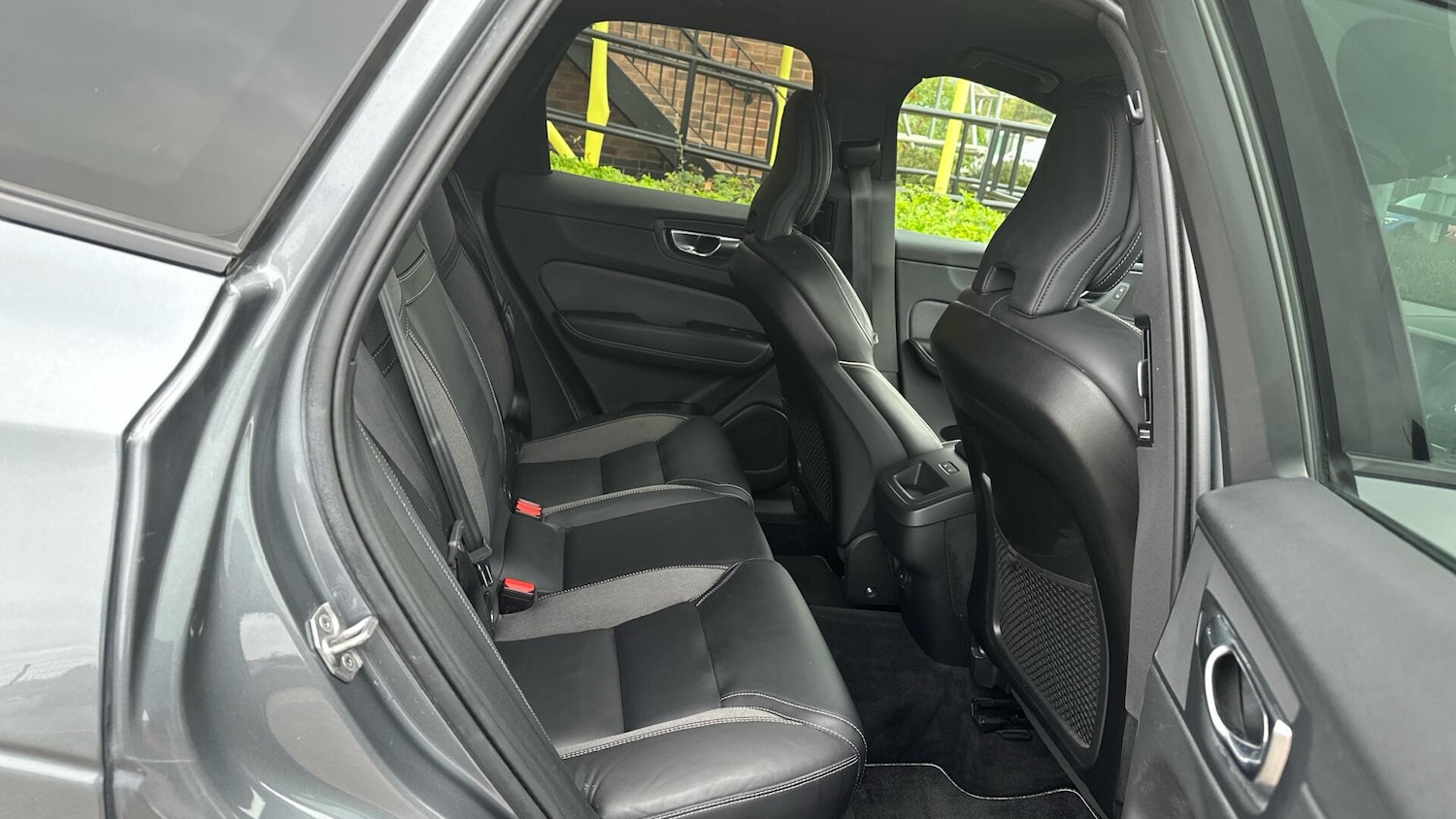 Used Volvo XC60 2021 for sale - 76306365: Photo 6