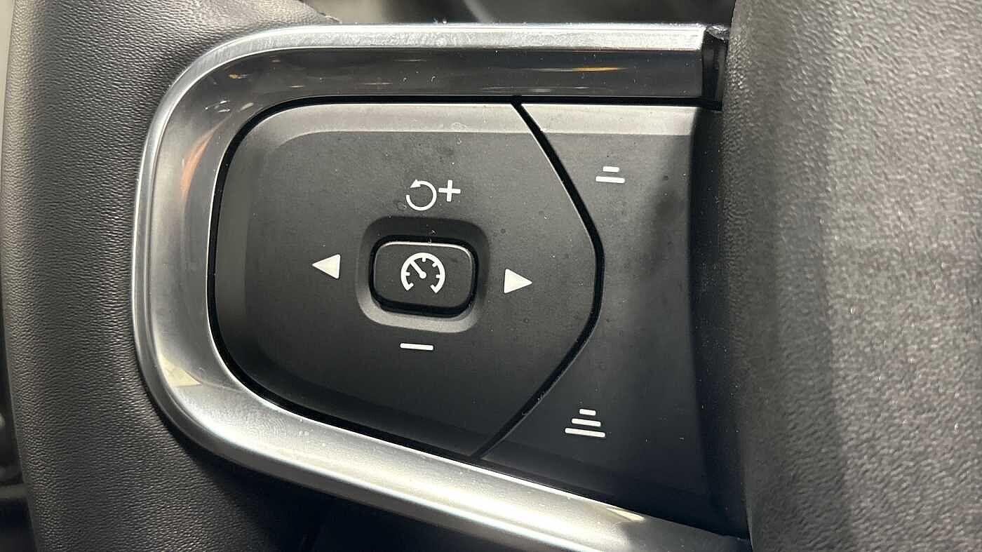 Used Volvo XC40 2025 for sale - 76314750: Photo 31