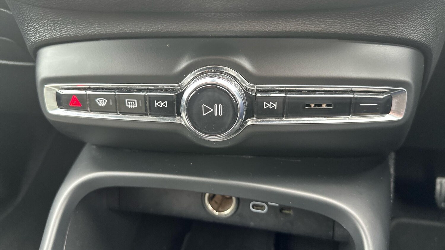 Used Volvo XC40 2022 for sale - 77673114: Photo 45