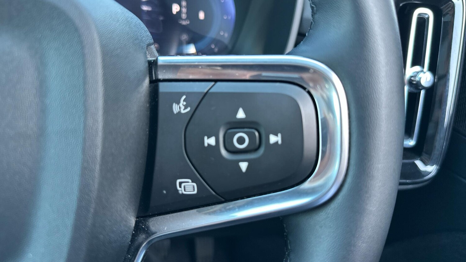 Used Volvo XC40 2025 for sale - 78047773: Photo 20