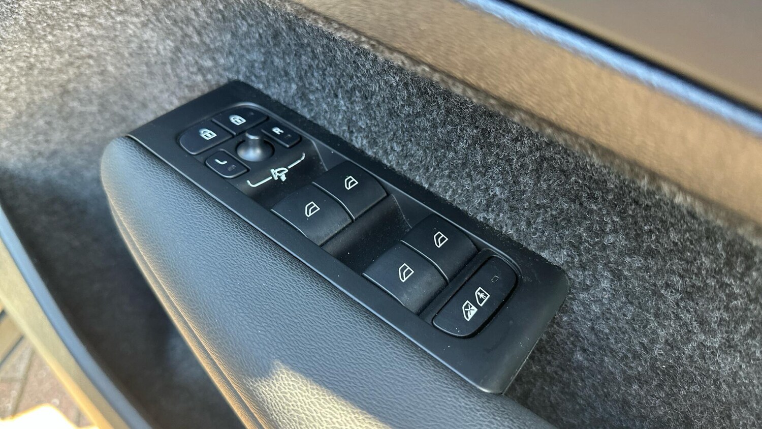 Used Volvo XC40 2025 for sale - 78047773: Photo 22