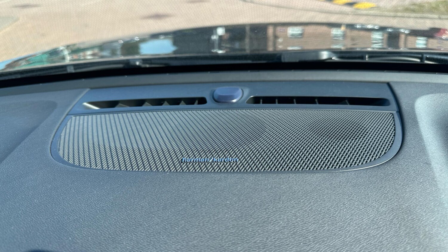 Used Volvo XC40 2025 for sale - 78047773: Photo 23