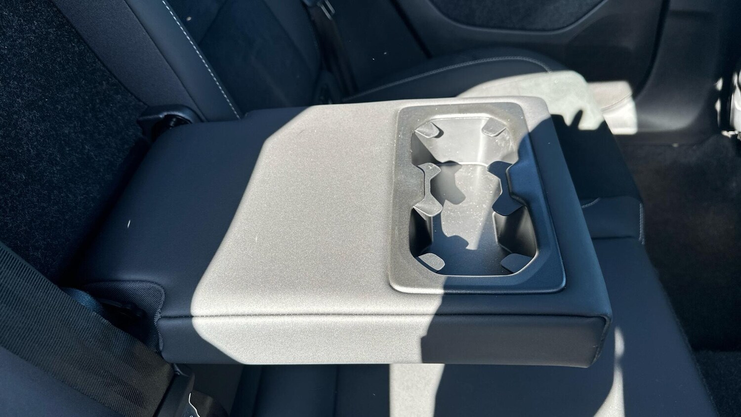 Used Volvo XC40 2025 for sale - 78047773: Photo 31