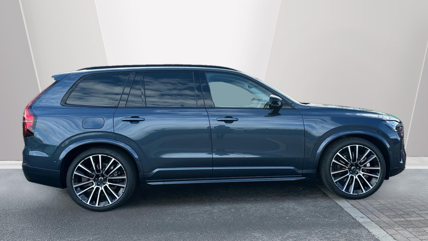 Used Volvo XC90 2025 for sale - 77673086: Photo 3