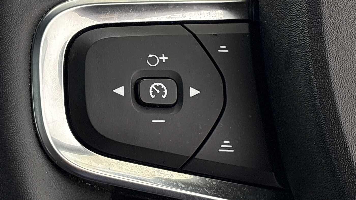 Used Volvo XC40 2023 for sale - 77673044: Photo 31