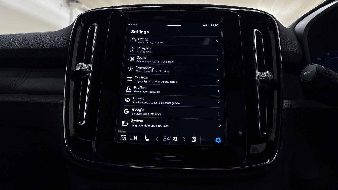 Used Volvo XC40 2023 for sale - 77673044: Photo 35