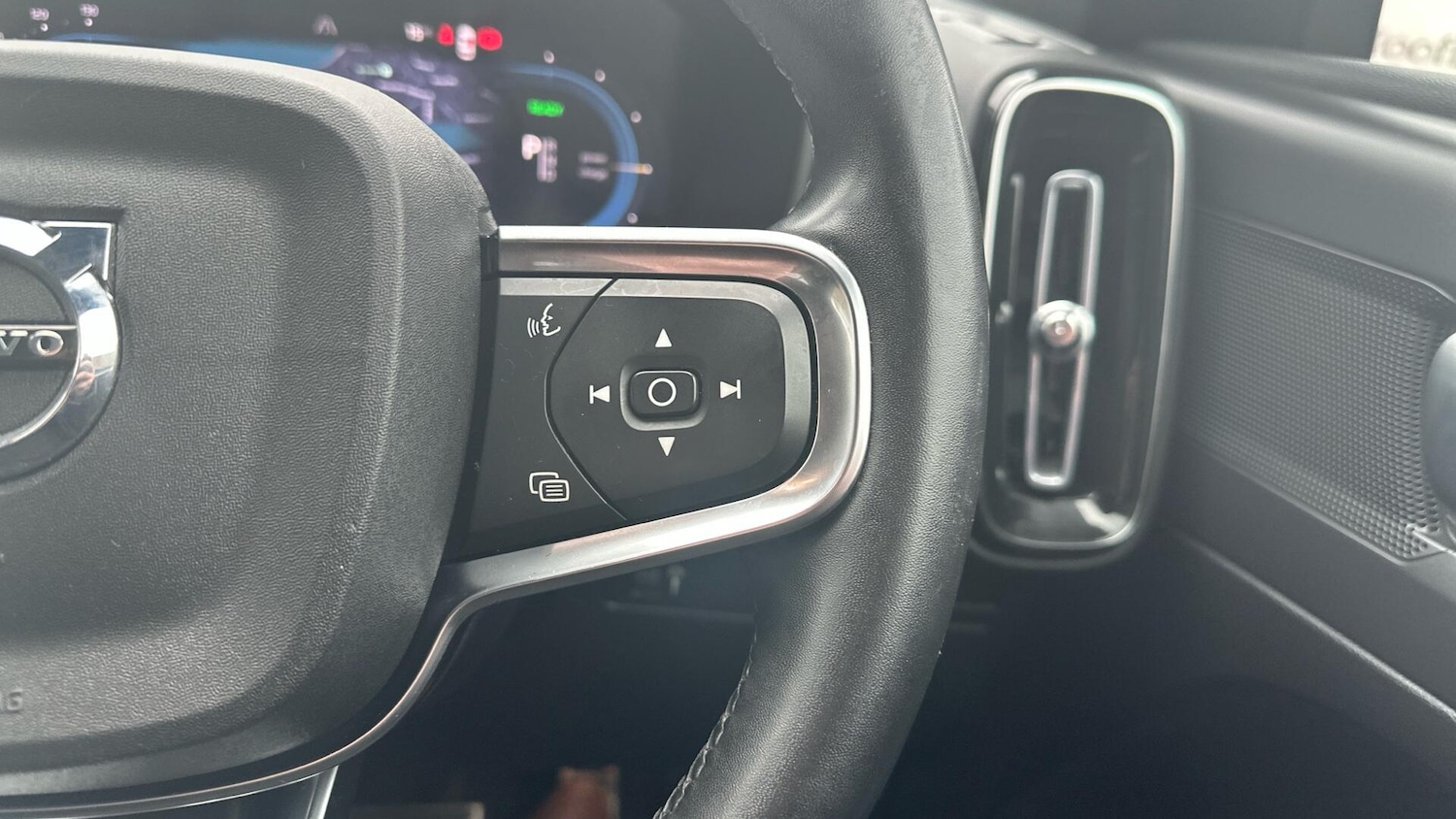 Used Volvo XC40 2021 for sale - 76607135: Photo 20