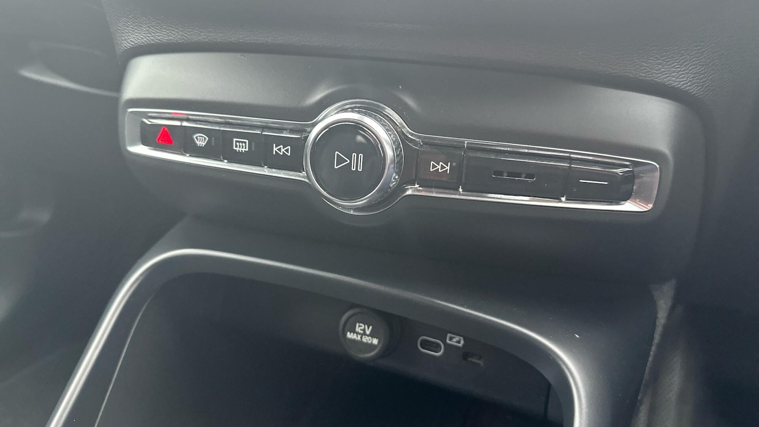 Used Volvo XC40 2021 for sale - 76607135: Photo 49