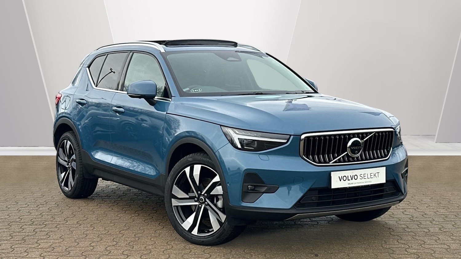 Used Volvo XC40 2025 for sale - 77331227: Photo 1