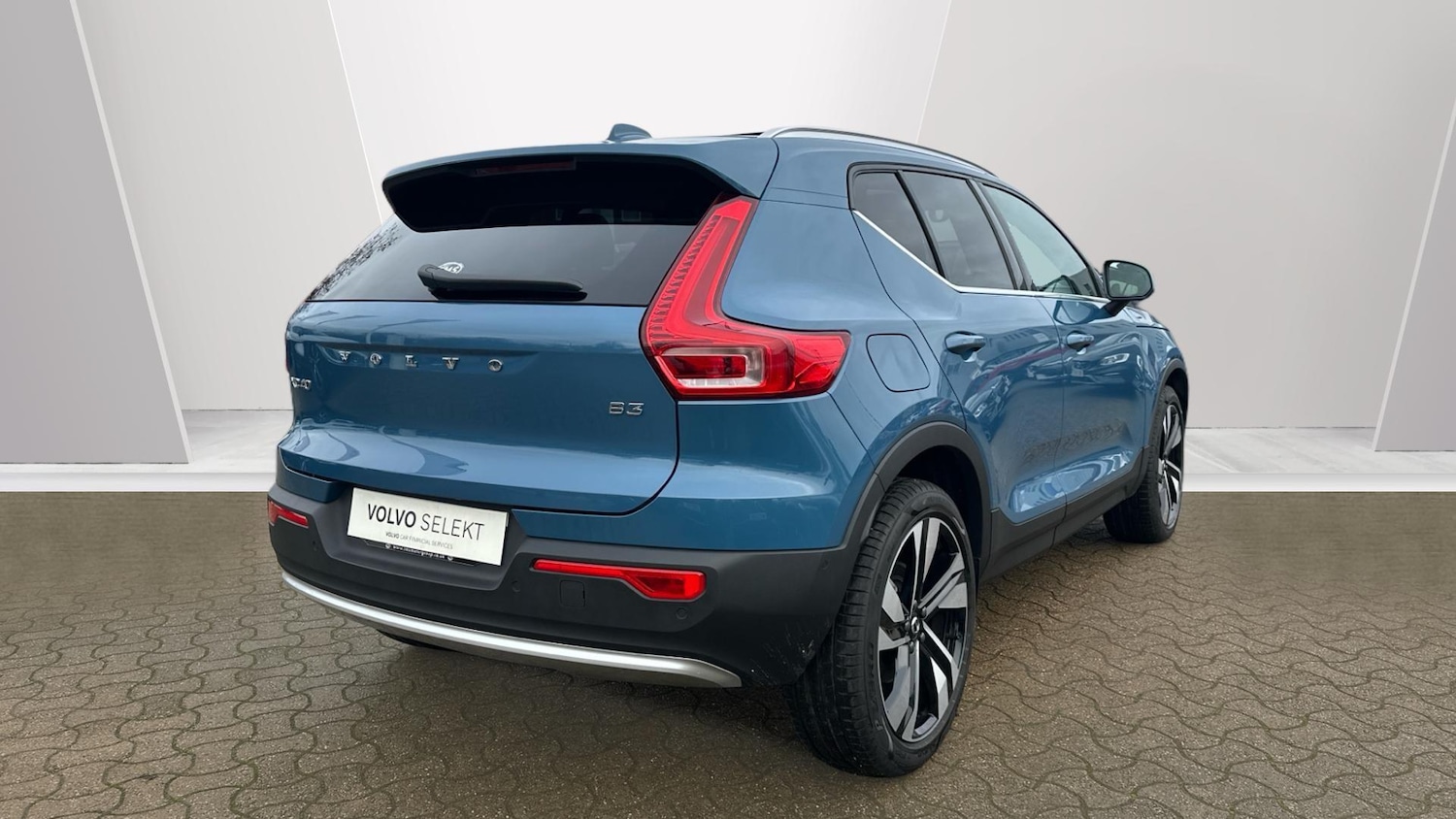 Used Volvo XC40 2025 for sale - 77331227: Photo 2