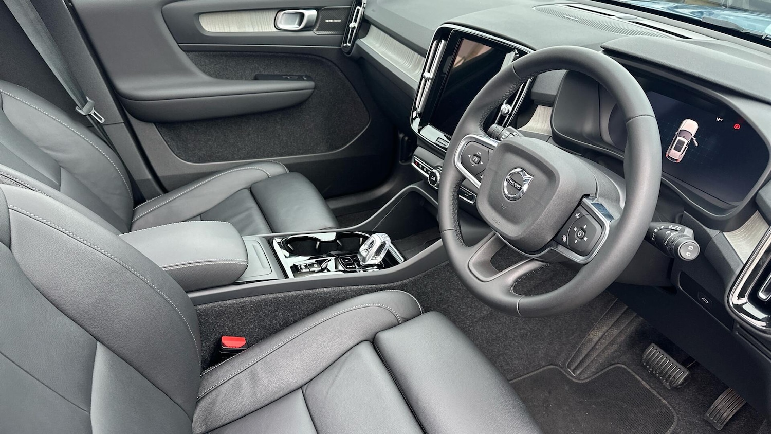 Used Volvo XC40 2025 for sale - 77331227: Photo 25