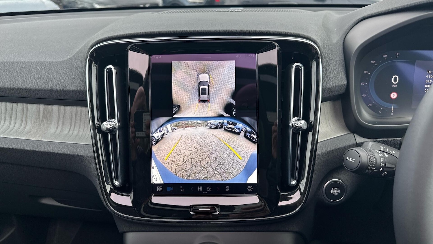 Used Volvo XC40 2025 for sale - 77331227: Photo 31