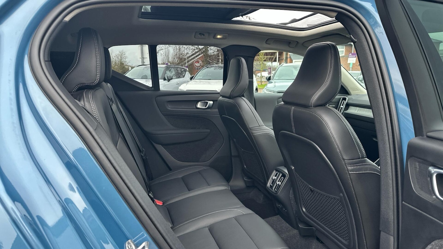 Used Volvo XC40 2025 for sale - 77331227: Photo 6