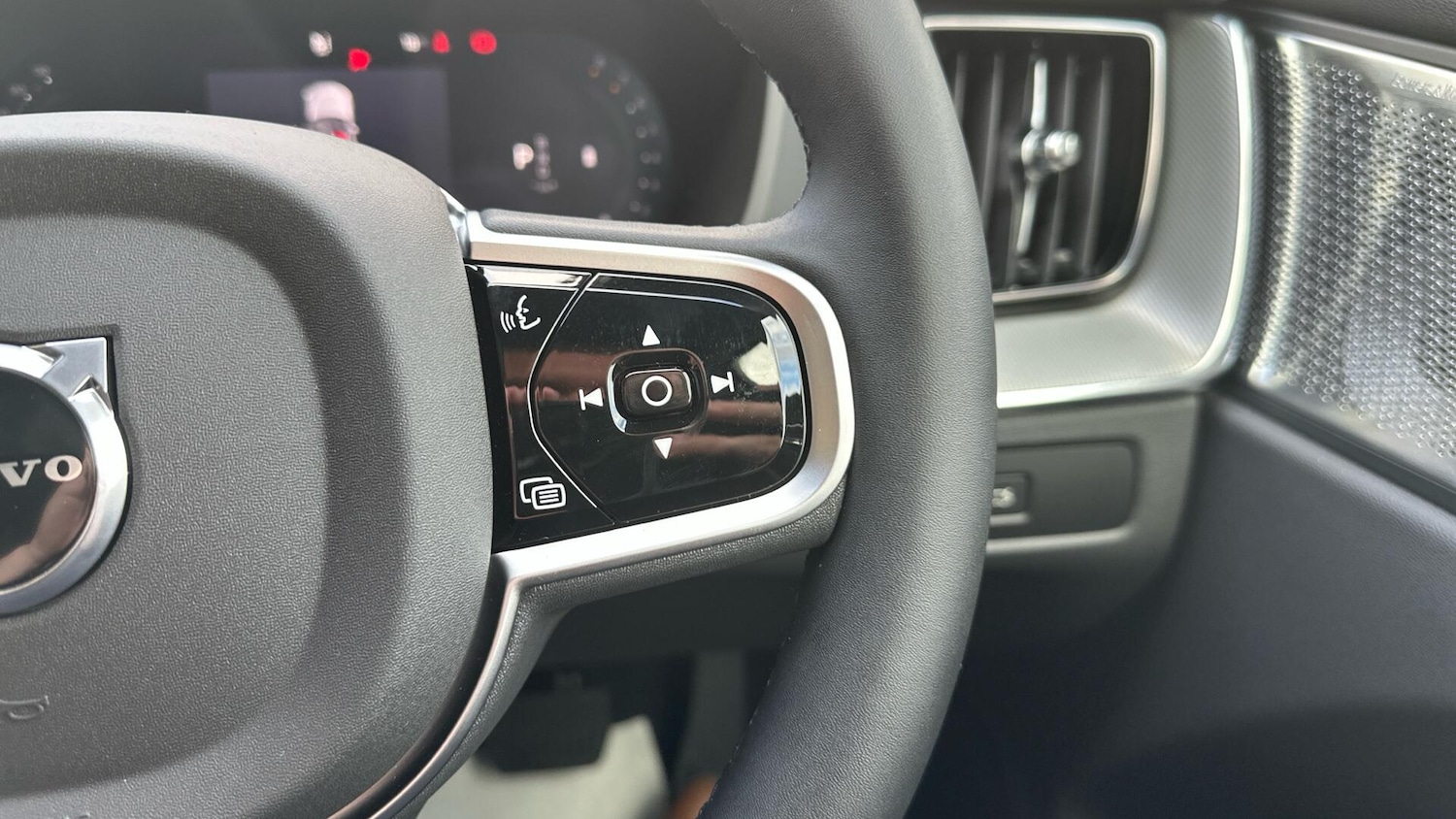 Used Volvo XC60 2025 for sale - 76484333: Photo 20