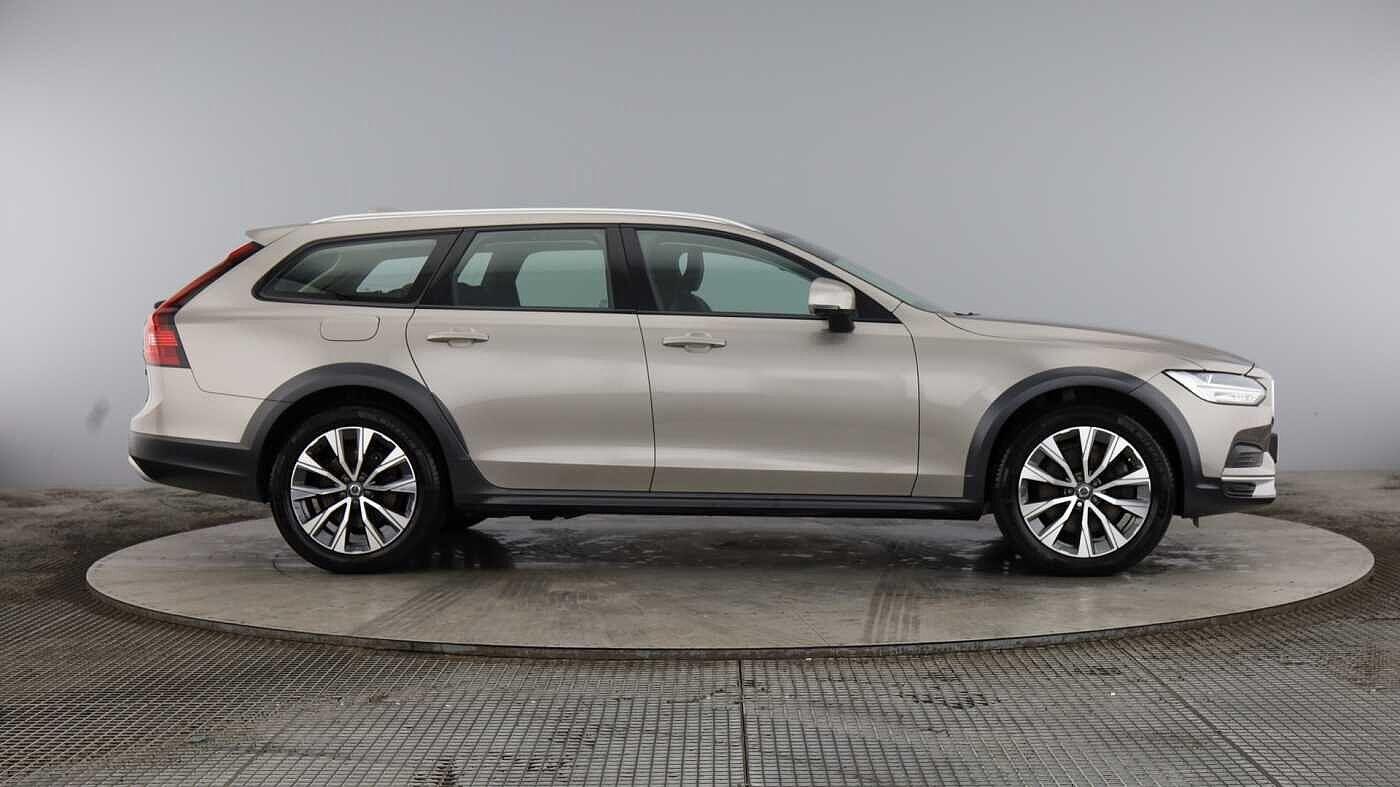 Used Volvo V90 2021 for sale - 76824082: Photo 2