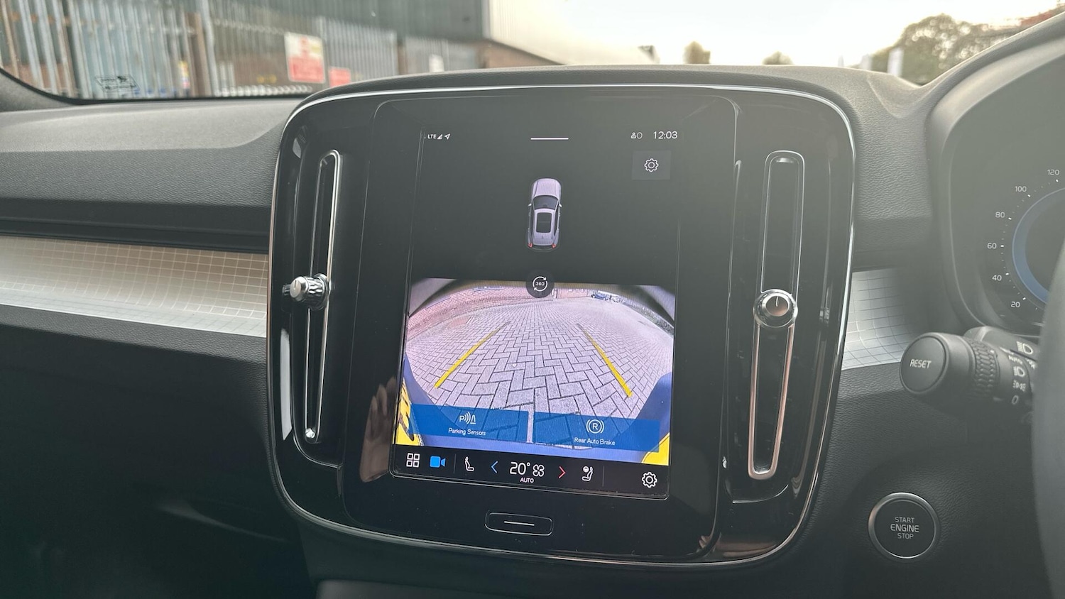 Used Volvo XC40 2023 for sale - 76424423: Photo 17