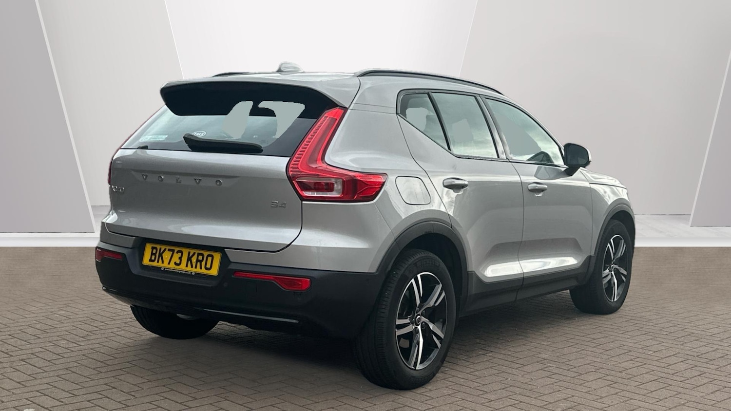 Used Volvo XC40 2023 for sale - 76424423: Photo 2