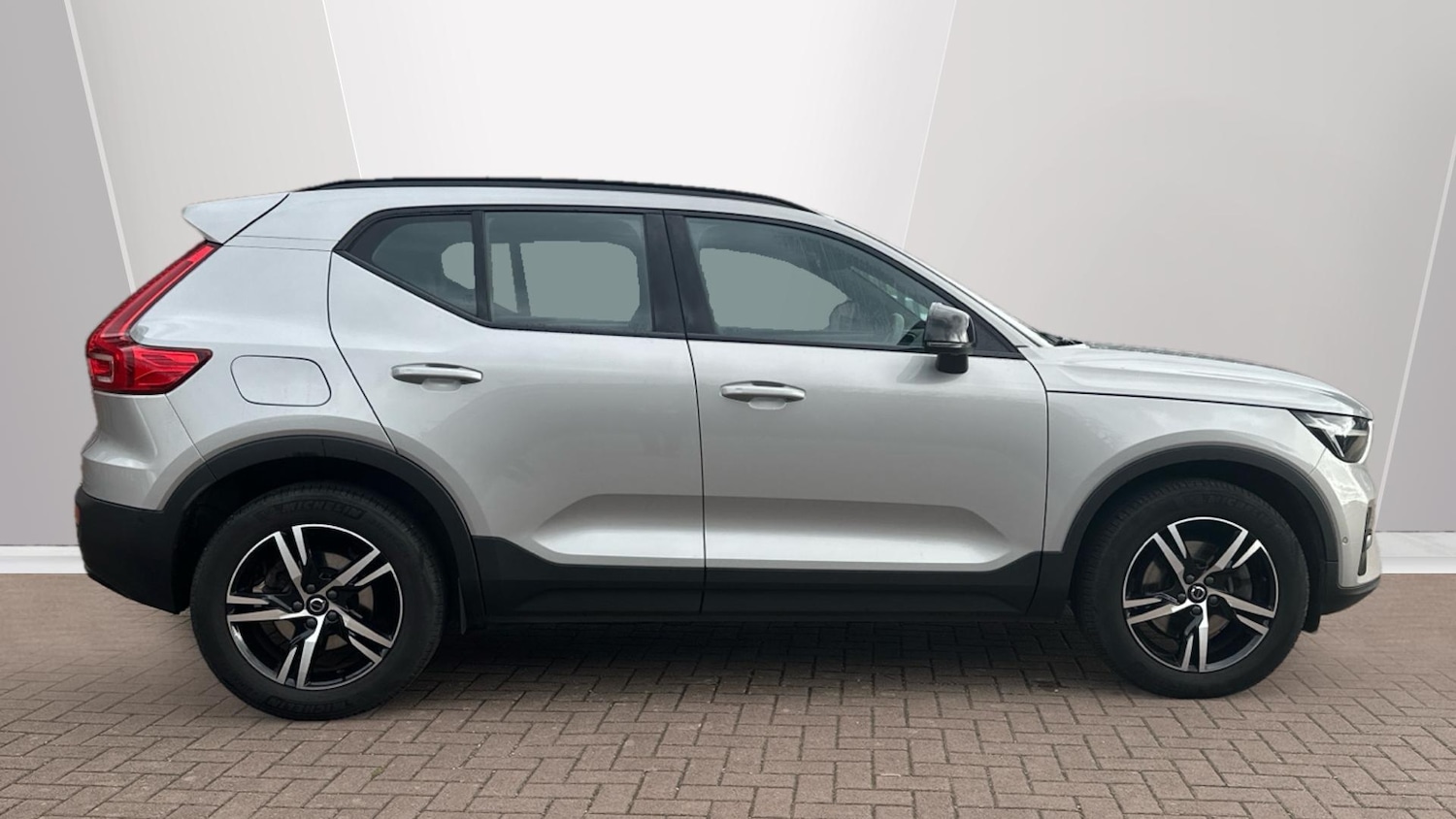 Used Volvo XC40 2023 for sale - 76424423: Photo 3
