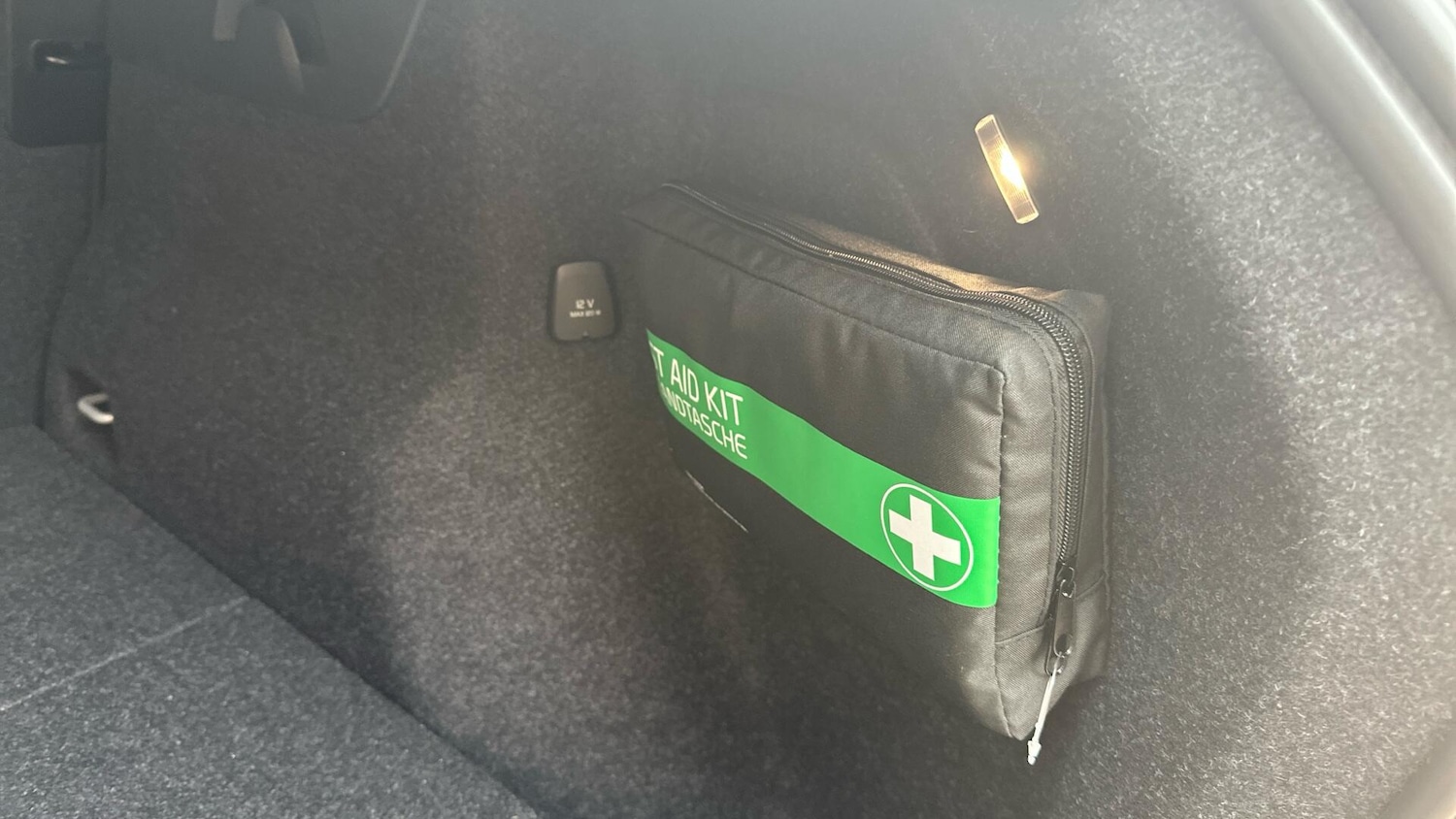 Used Volvo XC40 2023 for sale - 76424423: Photo 32