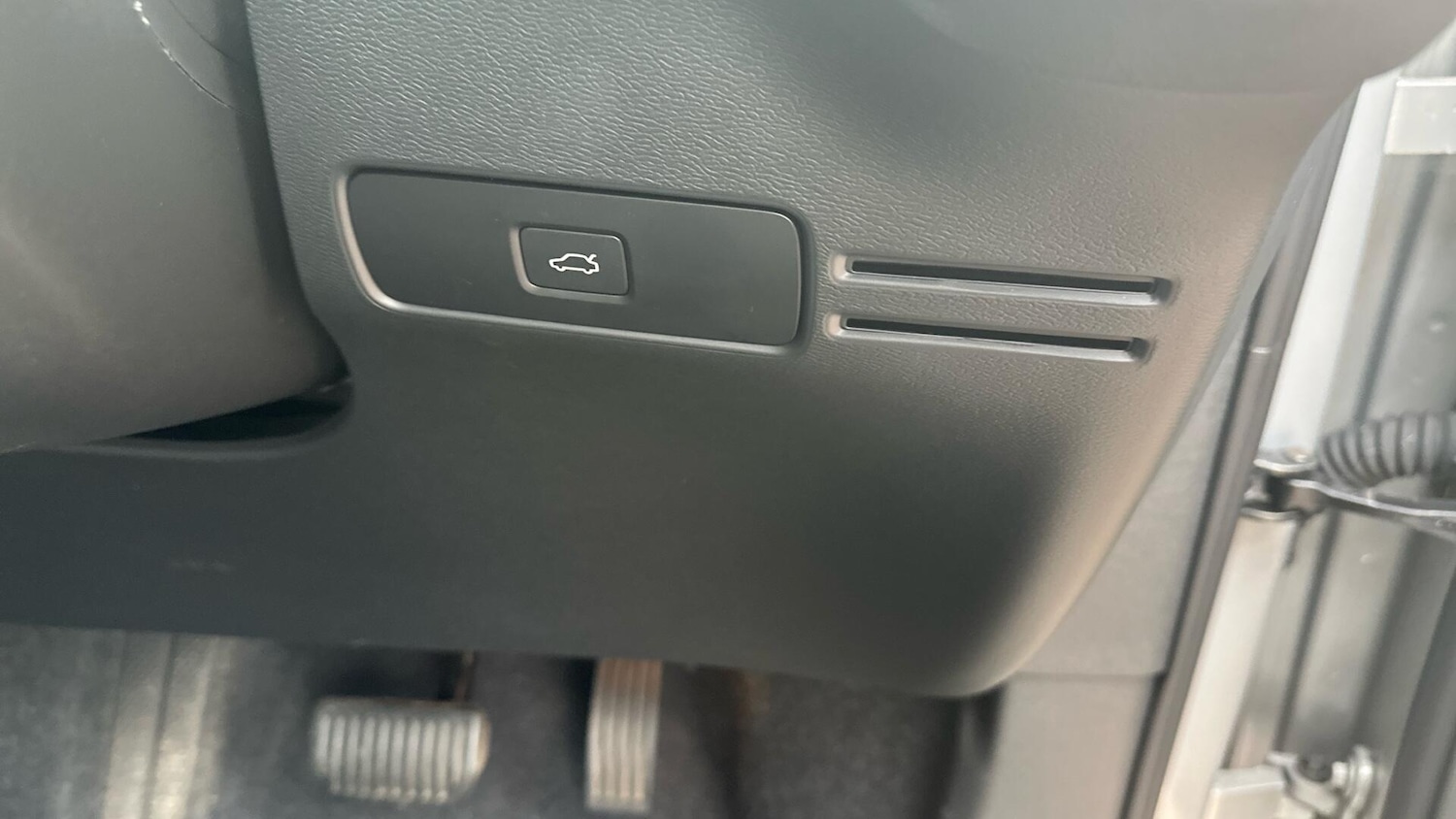 Used Volvo XC40 2023 for sale - 76424423: Photo 43