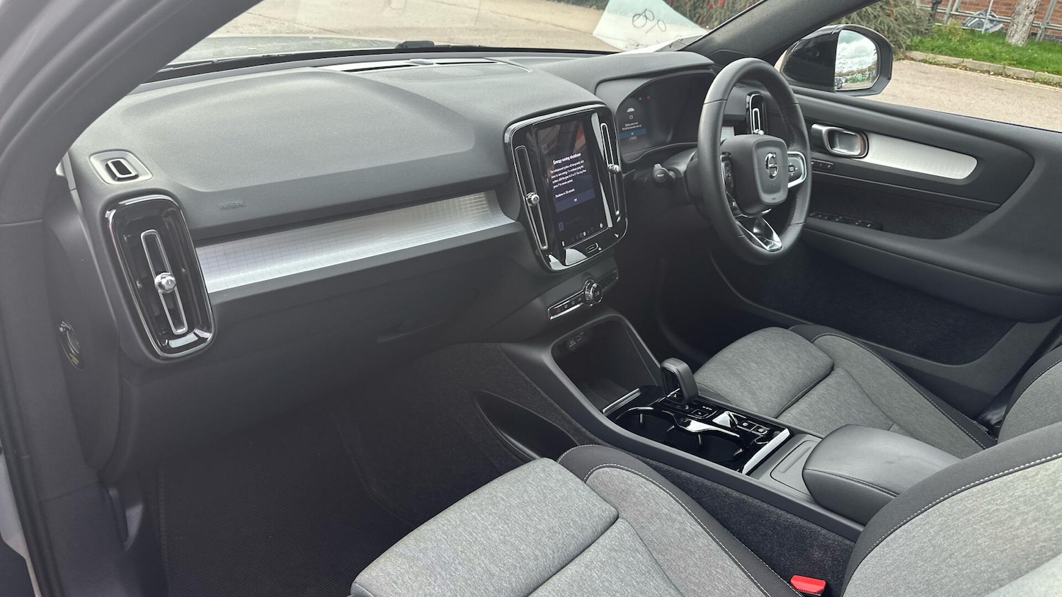 Used Volvo XC40 2023 for sale - 76424423: Photo 46