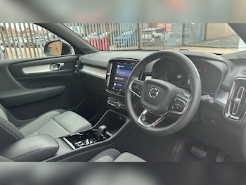 Used Volvo XC40 2023 for sale - 76424423: Photo