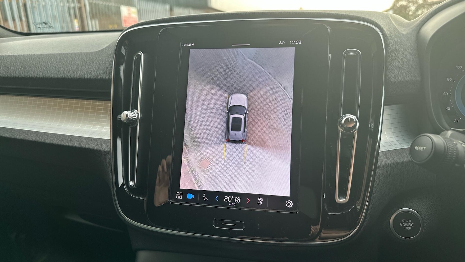 Used Volvo XC40 2023 for sale - 76424423: Photo 50