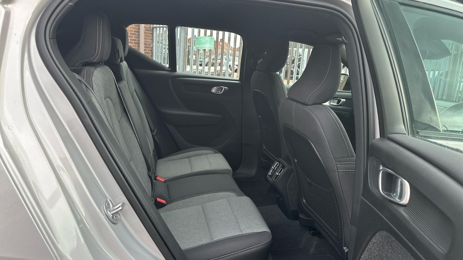 Used Volvo XC40 2023 for sale - 76424423: Photo 6