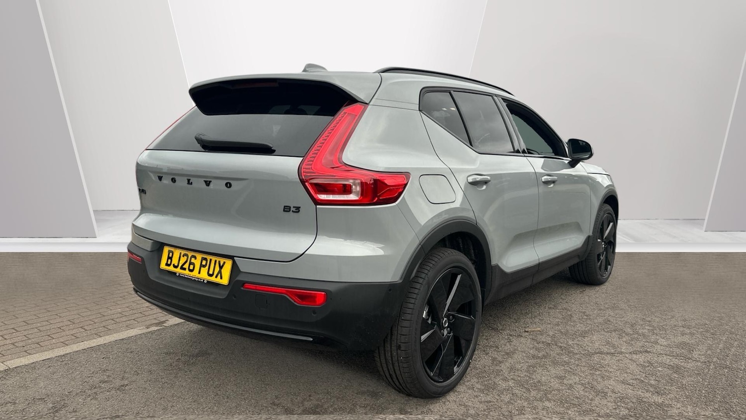 Used Volvo XC40 for sale - 78058695: Photo 2
