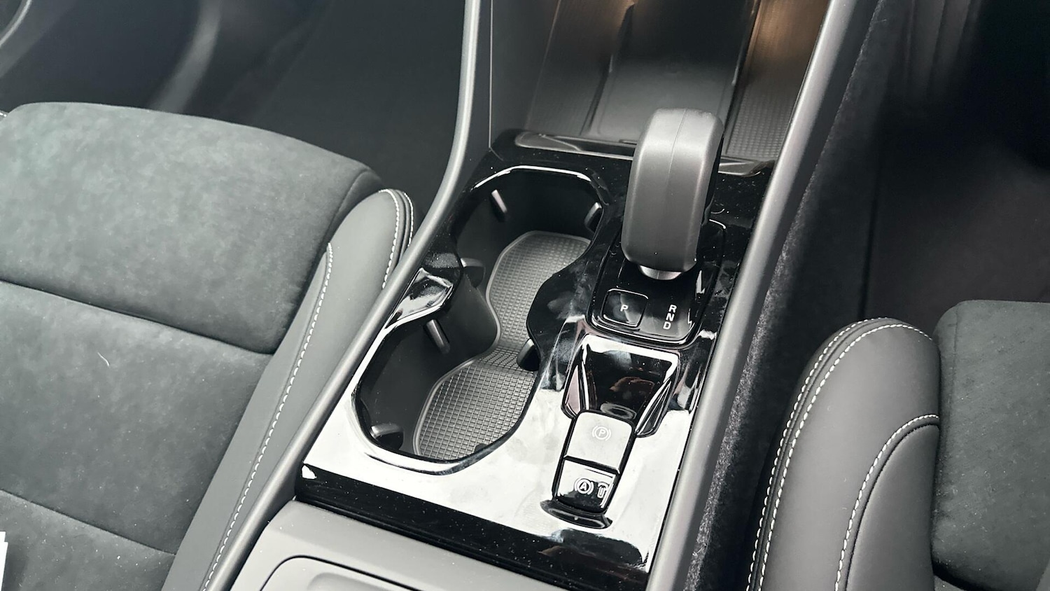 Used Volvo XC40 for sale - 78058695: Photo 25