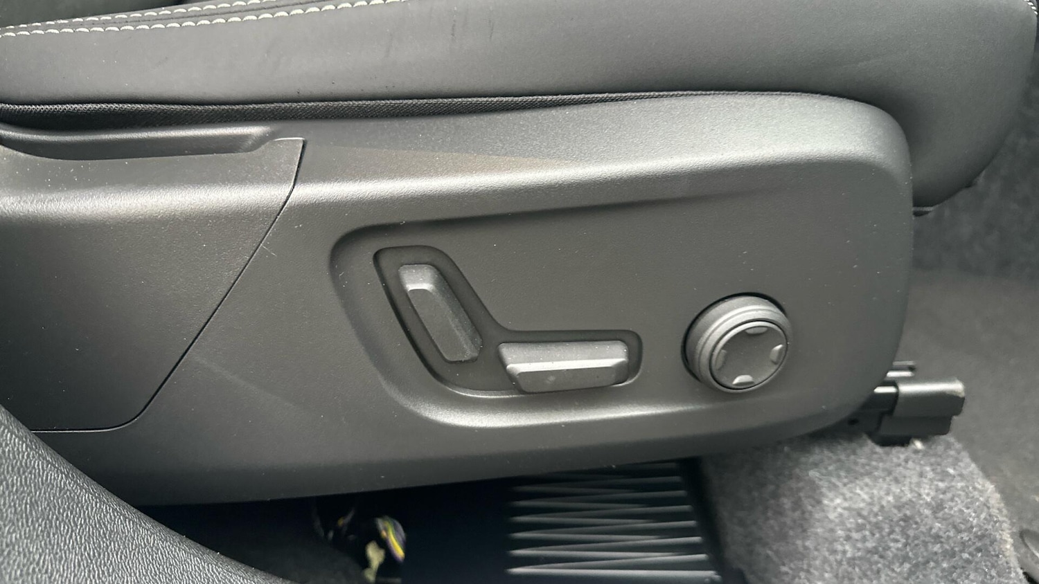 Used Volvo XC40 for sale - 78058695: Photo 29