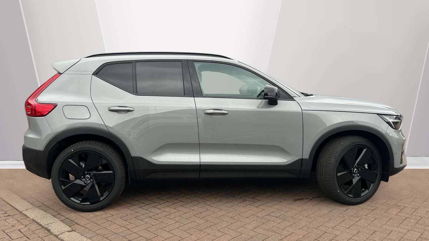Used Volvo XC40 for sale - 78058695: Photo 3