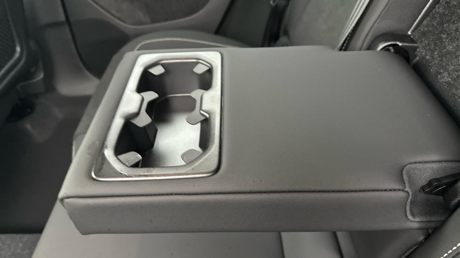 Used Volvo XC40 for sale - 78058695: Photo 32