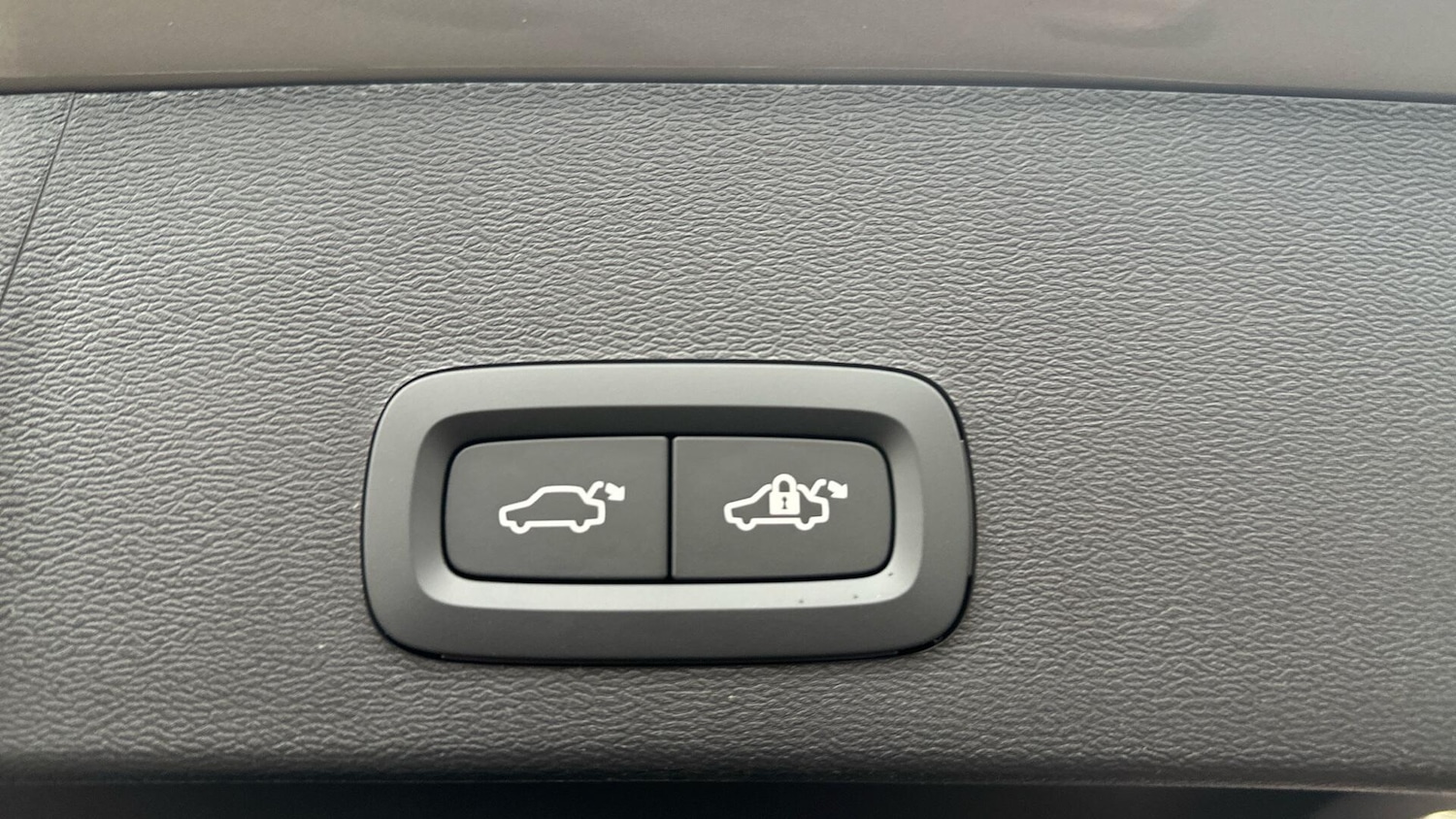 Used Volvo XC40 for sale - 78058695: Photo 33