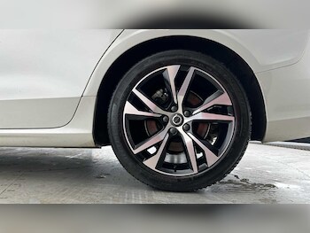 Used Volvo V60 2021 for sale - 78220384: Photo