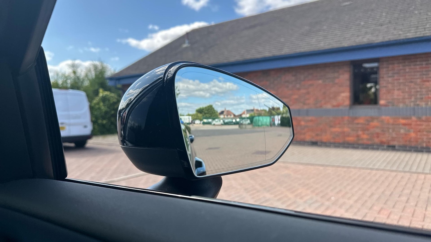 Used Volvo EX30 2025 for sale - 76484618: Photo 32