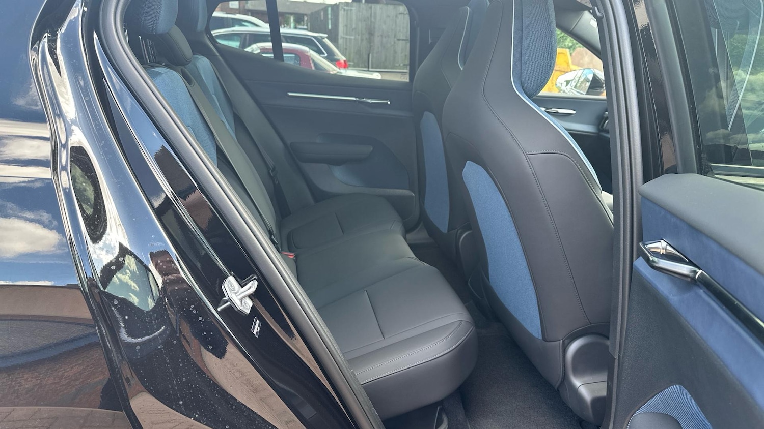 Used Volvo EX30 2025 for sale - 76484618: Photo 7