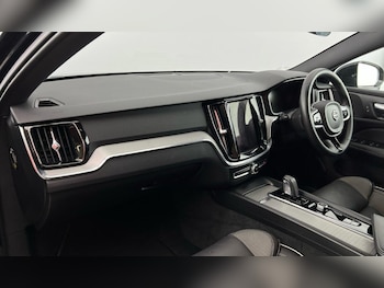 Used Volvo V60 2022 for sale - 77387377: Photo