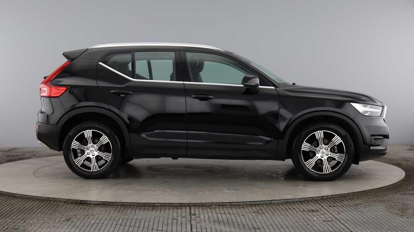 Used Volvo XC40 2021 for sale - 76433094: Photo 2
