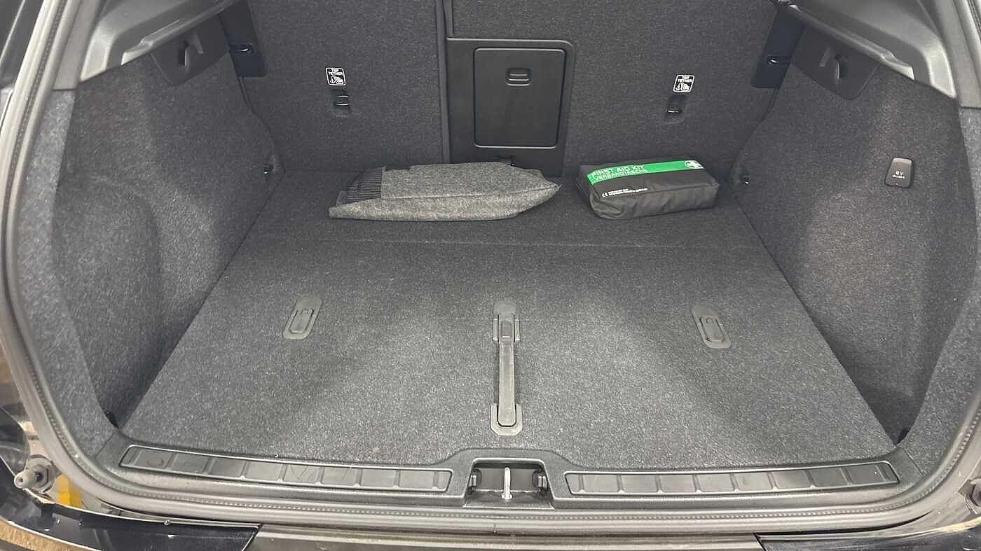 Used Volvo XC40 2025 for sale - 76735445: Photo 14