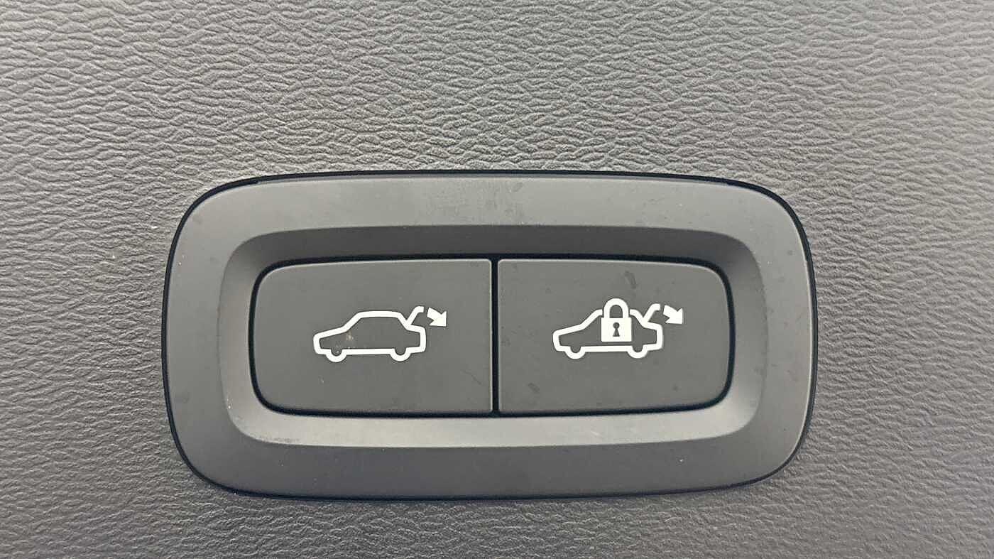 Used Volvo XC40 2025 for sale - 76735445: Photo 19