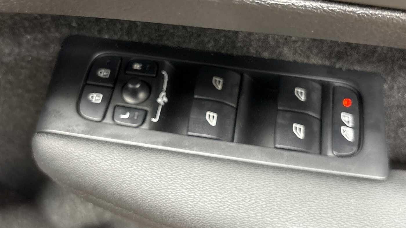 Used Volvo XC40 2025 for sale - 76735445: Photo 23