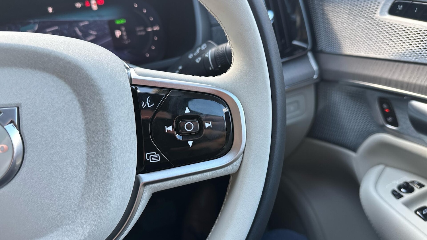 Used Volvo XC90 2025 for sale - 76307236: Photo 20