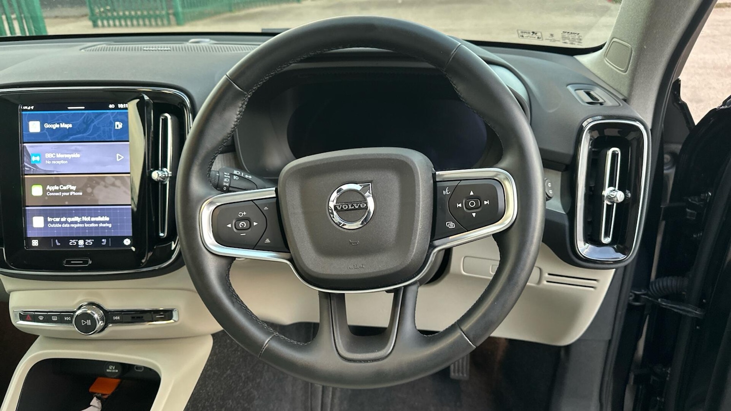 Used Volvo XC40 2025 for sale - 76408591: Photo 10