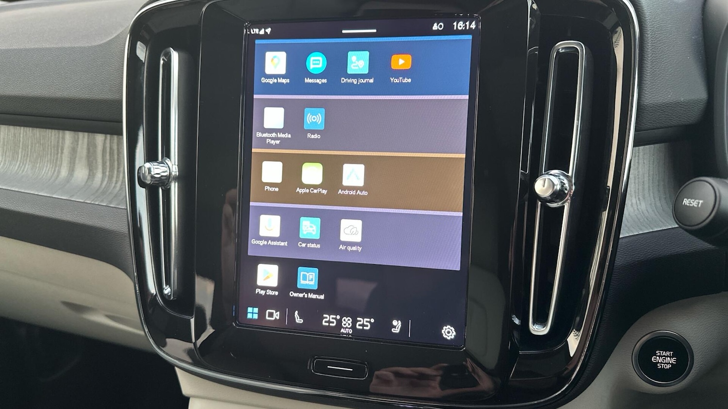 Used Volvo XC40 2025 for sale - 76408591: Photo 12