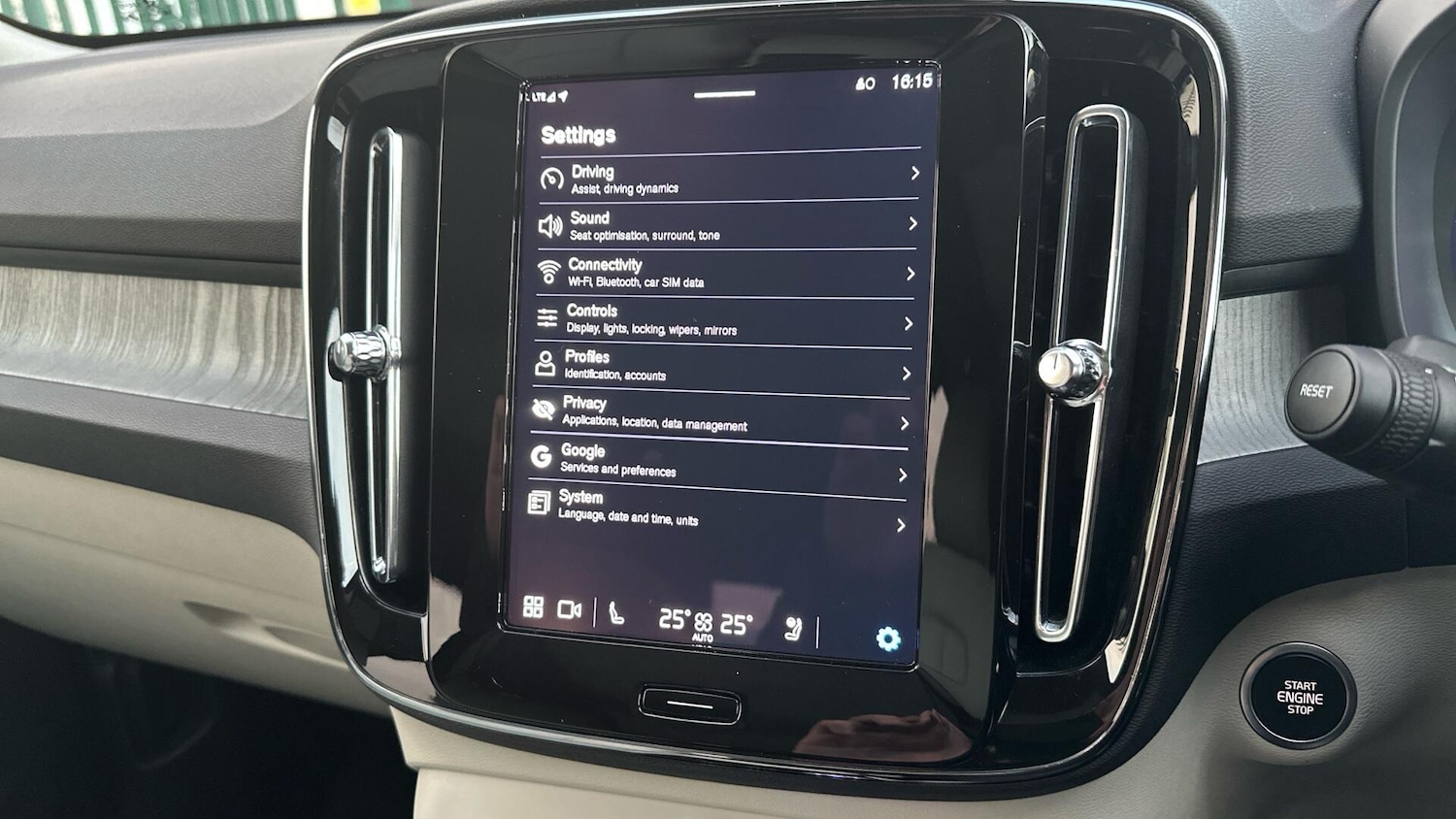 Used Volvo XC40 2025 for sale - 76408591: Photo 15