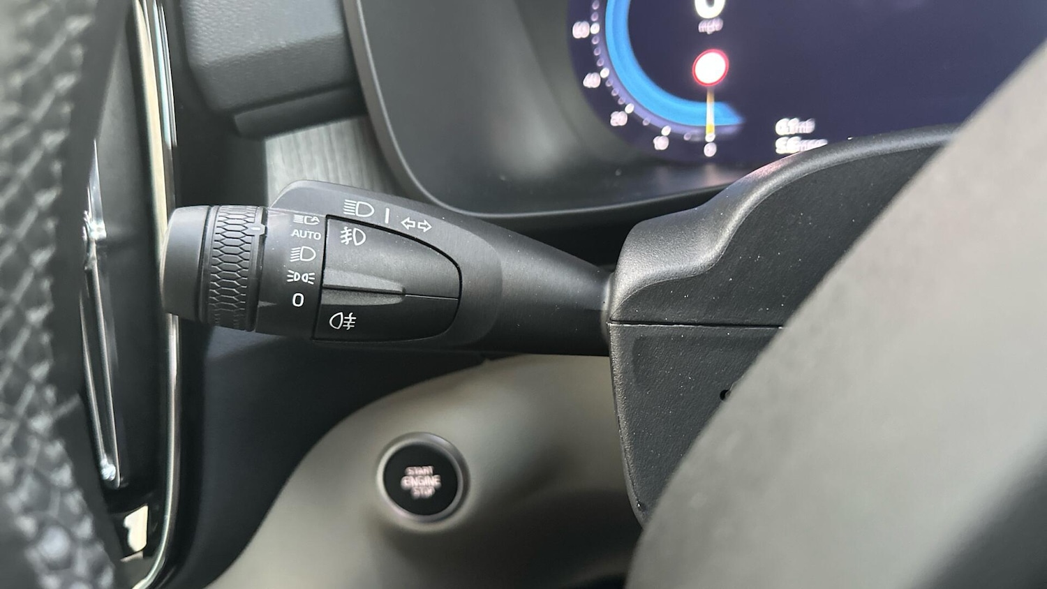 Used Volvo XC40 2025 for sale - 76408591: Photo 18