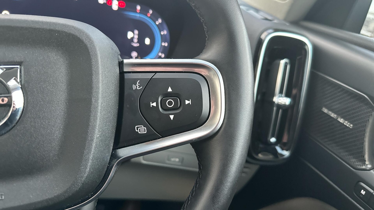 Used Volvo XC40 2025 for sale - 76408591: Photo 20