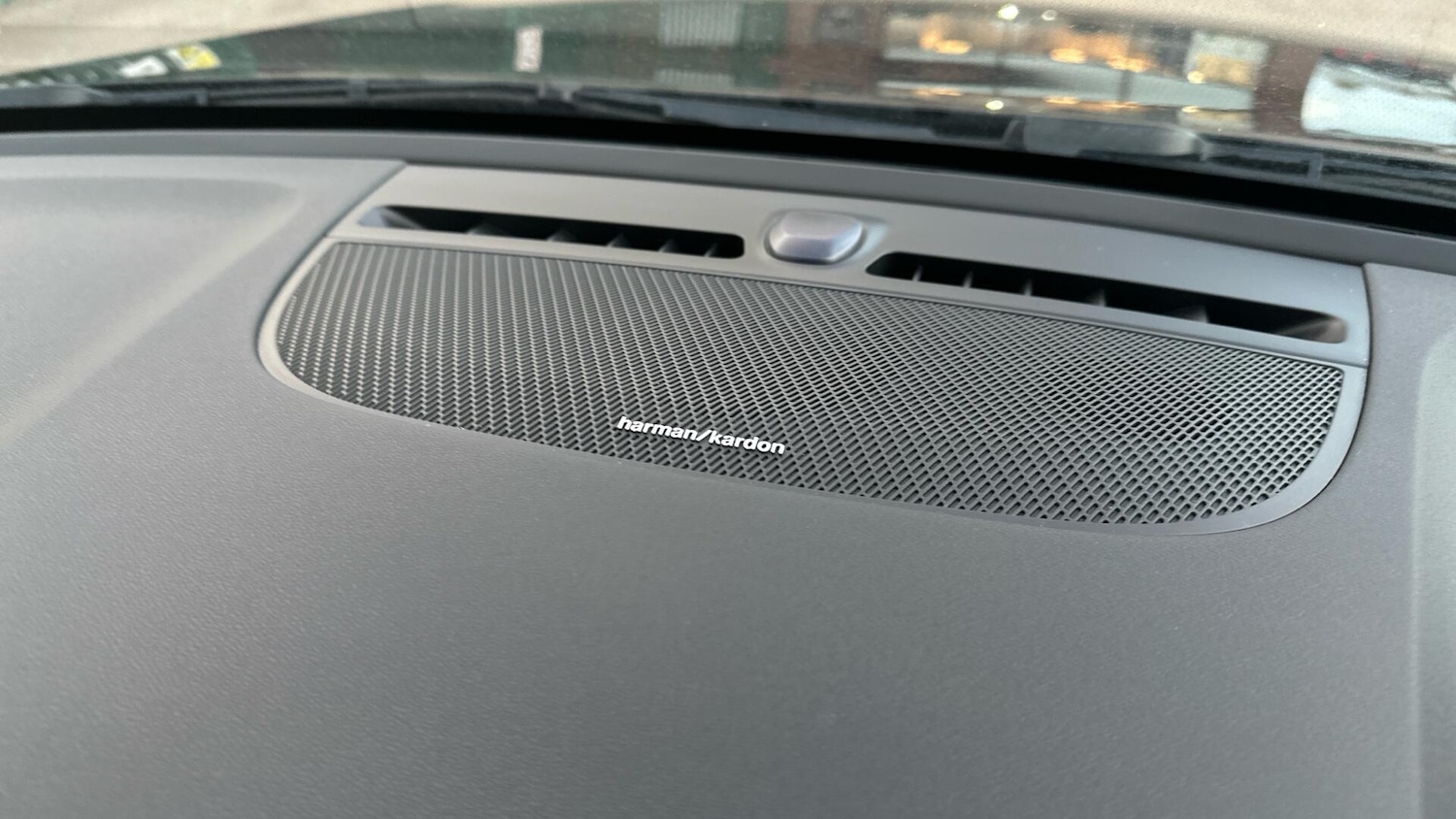 Used Volvo XC40 2025 for sale - 76408591: Photo 23